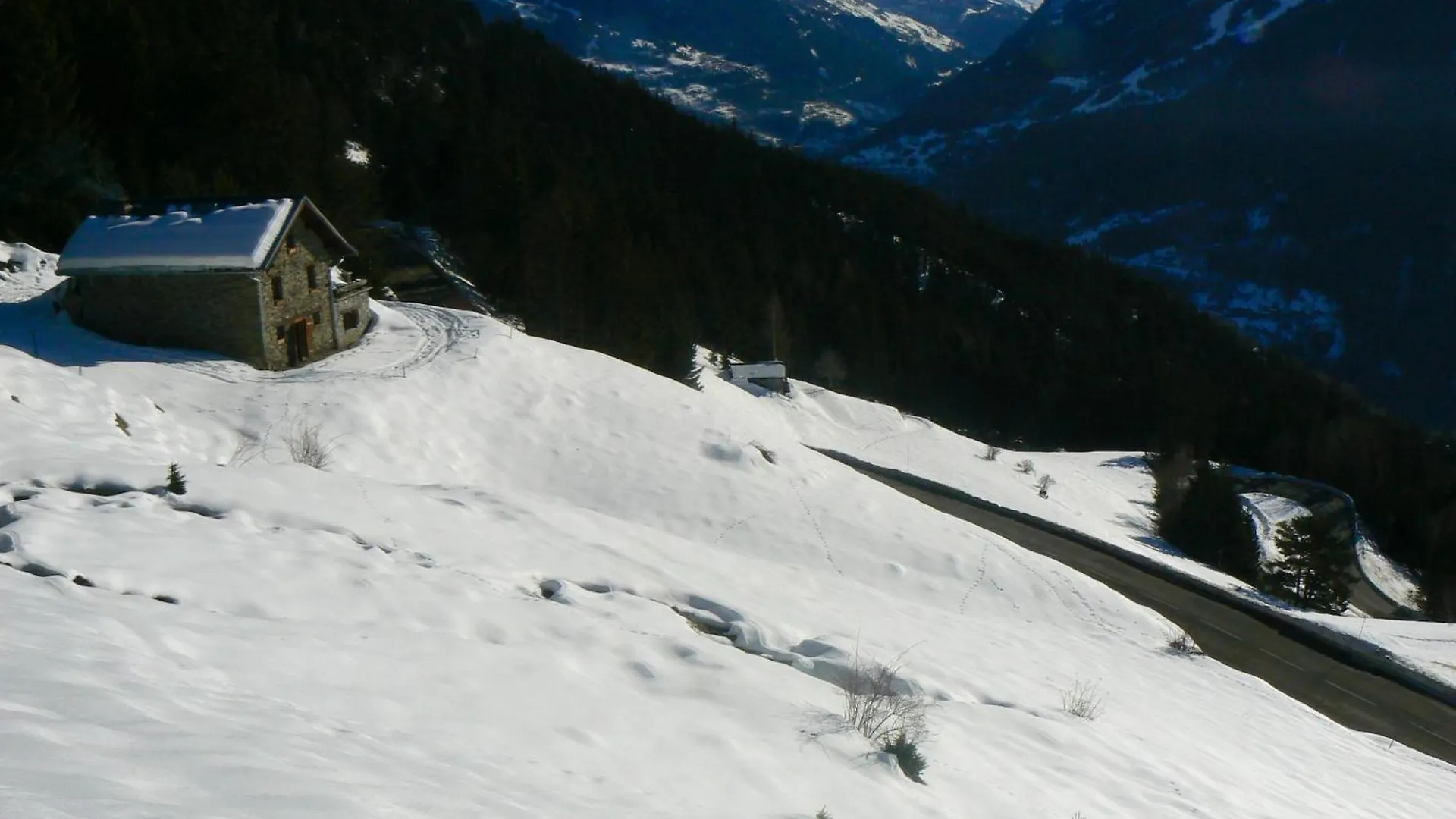 Maison De Charme A Seez Avec Vue Sur Montagne, Cheminee