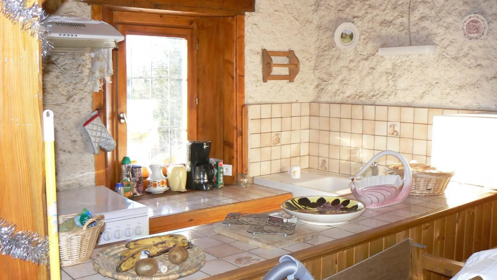 Holiday home Maison De Charme A Seez Avec Vue Sur Montagne, Cheminee France